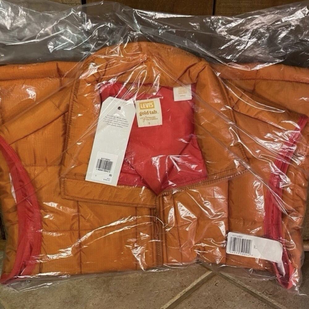 Levi's Gold Tab Men’s Pastime Performance Insulated Puffer Vest Orange Size S